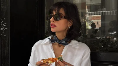 Лляні сорочки – літній фаворит: як носити їх стильно у спеку