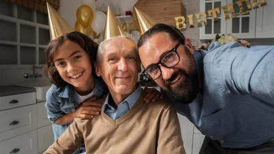 Татові з любов'ю: 5 незвичайних привітань до Дня народження