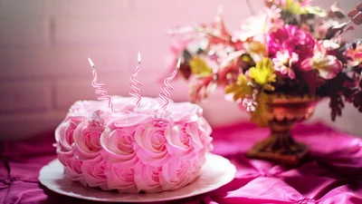 Зроби мамі незабутнє свято: найкращі привітання з днем народження для найріднішої