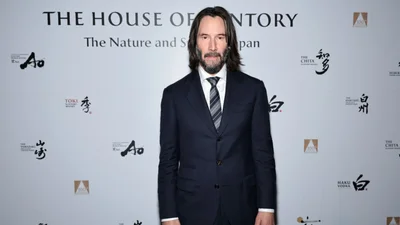 "Тріснула, як чипси": Кіану Рівз отримав серйозну травму на зйомках комедії