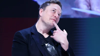 "Это так больно": мать певицы Граймс умоляет Илона Маска вернуть детей