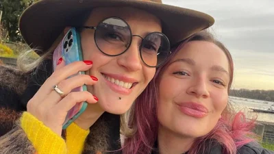 Старшая дочь Алены Мозговой сделала каминг-аут и показала свою девушку