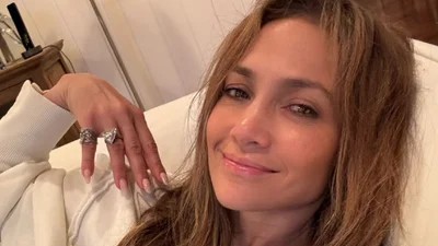 Розтріпана, у світшоті: такою Джей Ло ти ще не бачила