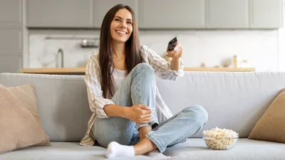 Драма "Ти мене любиш?" про українські 90-ті ексклюзивно вийшла на SWEET.TV