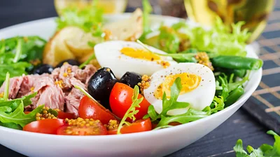 Салат "Нісуаз" – французький класичний салат, який стане зіркою меню
