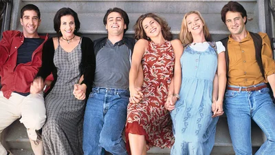 Как воспроизвести стильные образы "Друзей" сейчас – эти видео помогут вдохновиться