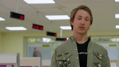 Первая участница 13-го сезона "Холостяка" похожа на Сидни Суини — смотри фото