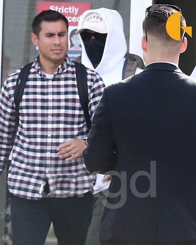 Слухи: Зак Эфрон сделал очередную пластику – фанаты нашли доказательства на новых фото - фото 629033