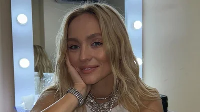 Что смотрят украинские звезды: певица ROXOLANA посоветовала бомбезные фильмы и сериалы