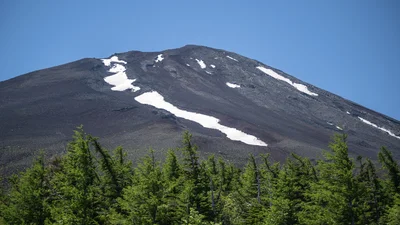 Це треба побачити: чарівні місця з величними вулканами
