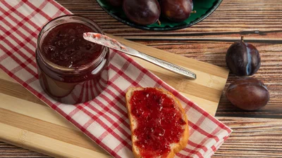 Сливово-яблучне варення – хіт солодких закруток