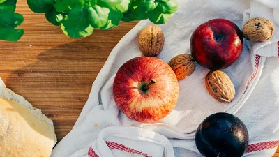 Картинки с Ореховым Спасом 2024 - лучшие поздравления с праздником