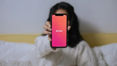 Офлайн знову в моді: користувачі розчарувалися у додатках для знайомств, і от чому