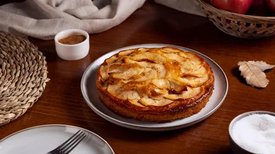 Пирог с яблоками на сковороде – быстро, вкусно и без выпекания