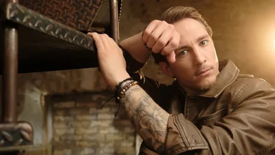 Герой, спортсмен, письменник: біографія нового героя шоу "Холостяк" Олександра Терена