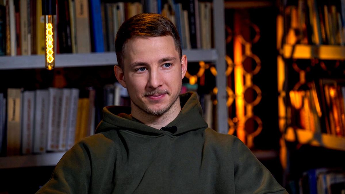 Герой, спортсмен, писатель: биография нового героя шоу 'Холостяк' Александра Терена - фото 630852
