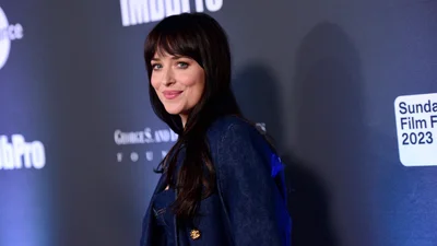 Дакота Джонсон і Кріс Мартін розірвали заручини — що сталося