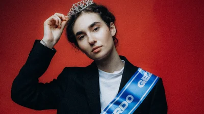 Співачка Gezweirdo презентувала трек "Сум": спонукає жити на повну та позбутися бруду у серці