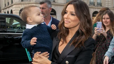 Зрілі та самодостатні мами: зірки, які народили першу дитину після 40 років