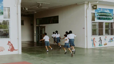 Музыка на Первый звонок: топ треков, создающих атмосферу школьного праздника