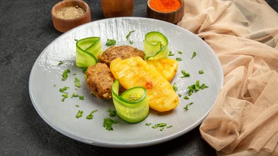 Особливо ніжні: як приготувати рибні котлети з плавленими сирками