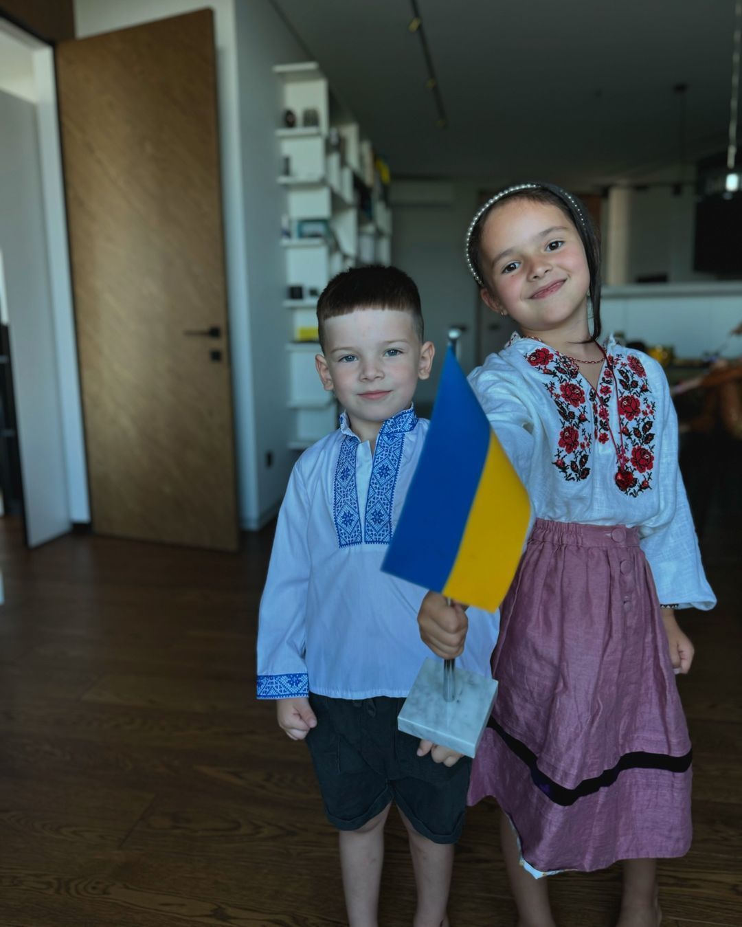 Как украинские звезды поздравляют фанов с Днем Государственного Флага Украины - 632657 Как украинские звезды поздравляют фанов с Днем Государственного Флага Украины - фото 632657