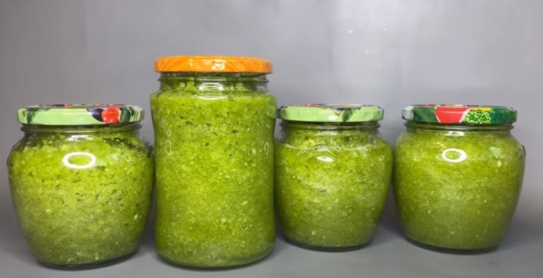 Рецепт 'изумрудной' аджики к мясным блюдам: готовь сразу побольше - фото 633126