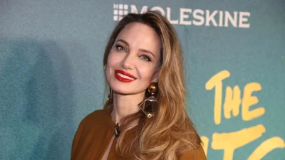 Це повний провал: порівнюємо Анджеліну Джолі та оперну діву, яку грає колишня Пітта