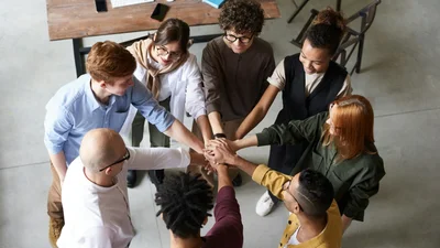 День предпринимателя: креативные поздравления для успешных бизнесменов в картинках