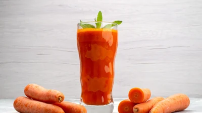 Витаминный запас на зиму: простой рецепт вкусного морковного сока