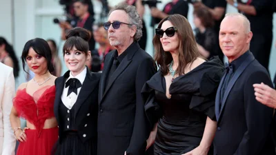 Венеційський кінофестиваль 2024: милуємося шикарними сукнями з червоного хідника