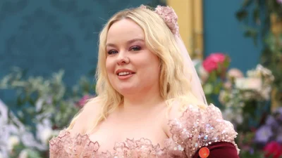 Оце так Пенелопа: Нікола Кохлан обіймалась з високим красунчиком – хто він