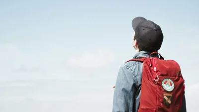 10 підбадьорливих фраз, які варто сказати дитині перед першим днем школи