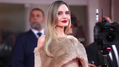 Новий фільм Джолі оцінили 10-хвилинними оваціями: акторка не витримала і розплакалась