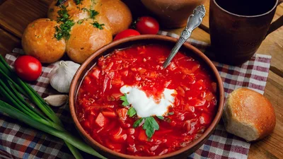 Борщ-челлендж ко Дню украинского борща: 3 экстравагантных рецепта любимого блюда украинцев