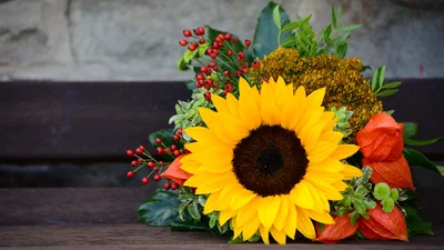 Укрась поздравление: яркие картинки с букетами на день рождения