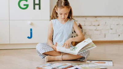 Чтобы рука тянулась к книге: как привить ребенку любовь к чтению