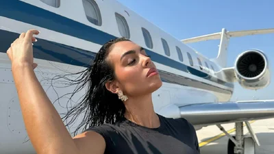 Кохана Роналду Джорджина показала, як треба позувати на фоні Венеції: ці ніжки неймовірні