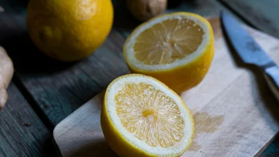 Легкий лимонний соус до риби й салатів - смачна й корисна альтернатива майонезу