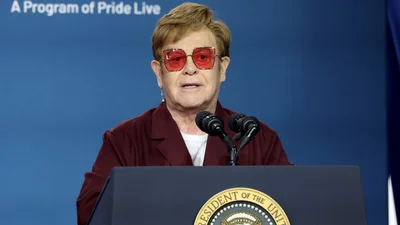 Елтон Джон втратив частково зір