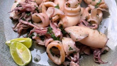 Гідна альтернатива восьминогу - недооцінений рецепт кілець кальмарів за 5 хвилин