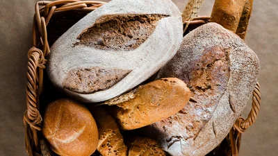 Корисний домашній хліб: виходить з хрумкою скоринкою та пишною м’якоттю