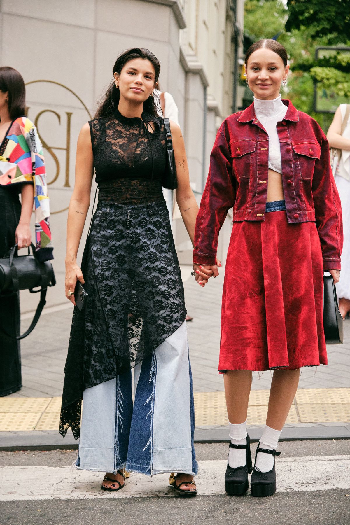Яскраві та небанальні луки, якими красувались гості Ukrainian Fashion Week - 636214 Яскраві та небанальні луки, якими красувались гості Ukrainian Fashion Week - фото 636214
