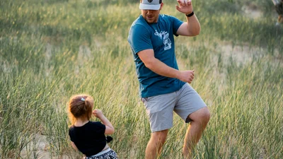 С Днем отца: самые милые поздравления для наших героев в картинках и своими словами