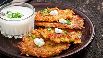 Бюджетно и вкусно: экономрецепт оладий с капустой на перекус