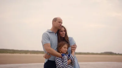 Боролась 9 месяцев: Кэтрин Миддлтон завершила курс химиотерапии и поделилась трогательным видео с семьей