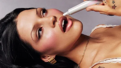 Сочные и пухлые: китайский макияж для объема губ, который покорил тренды TikTok