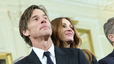 У каждой есть шанс: это 5 самых крепких пар, где актеры женились на "обычных" людях