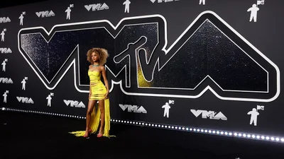 Лимонний колір та голлівудський шик: найкращі образи на MTV Video Music Awards 2024