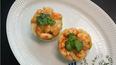 Коли звичайні суші набридли: приготуй суші-кейки з креветками й авокадо
